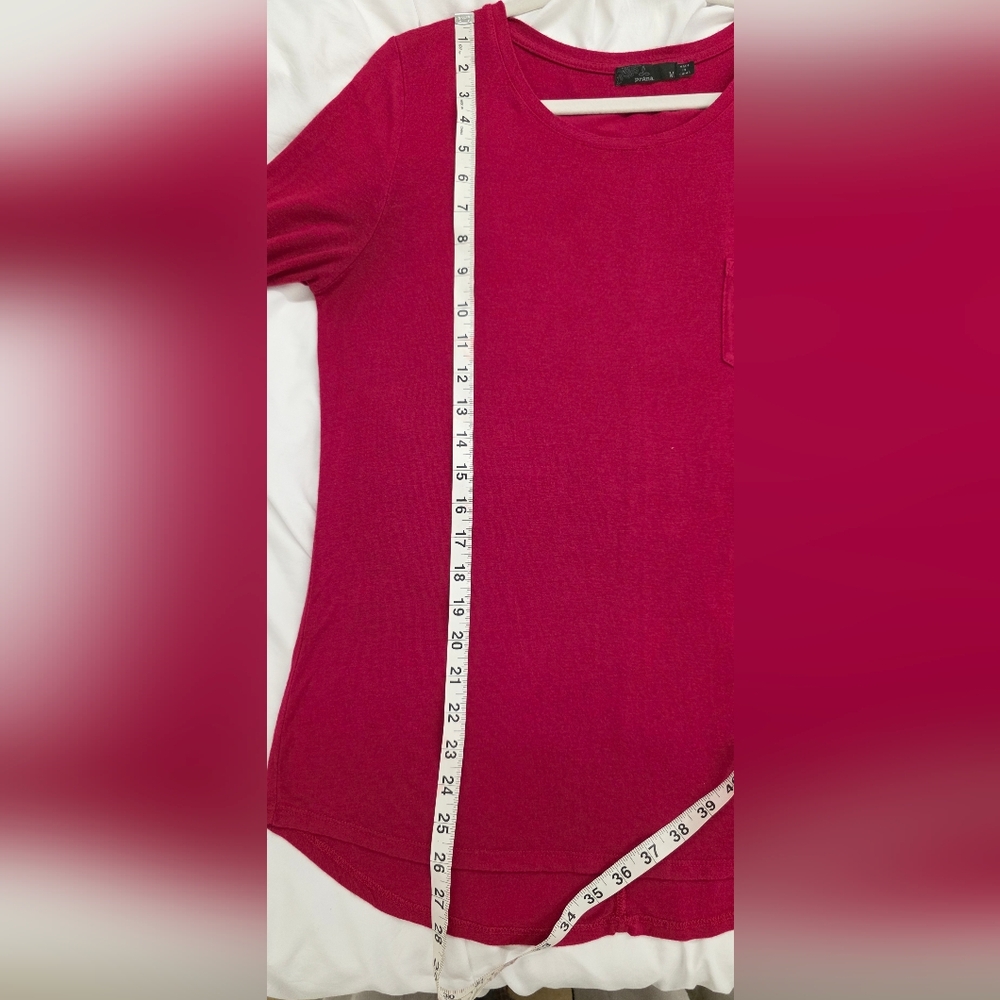 🔥prAna Raspberry Pink Long Sleeve Pocket Tee Scoop Neck Top Medium - Picture 7 of 7